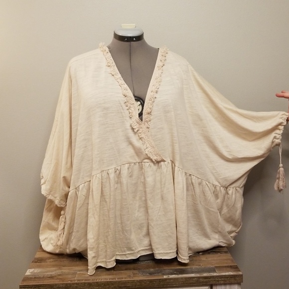 Umgee Cream Top size S - Picture 2 of 6